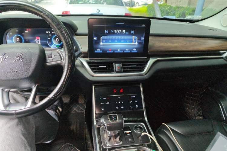 Used Hongqi E-HS3 2019 Zhilian Qiyue Two-Wheel Drive Version Audio And AC Panel
