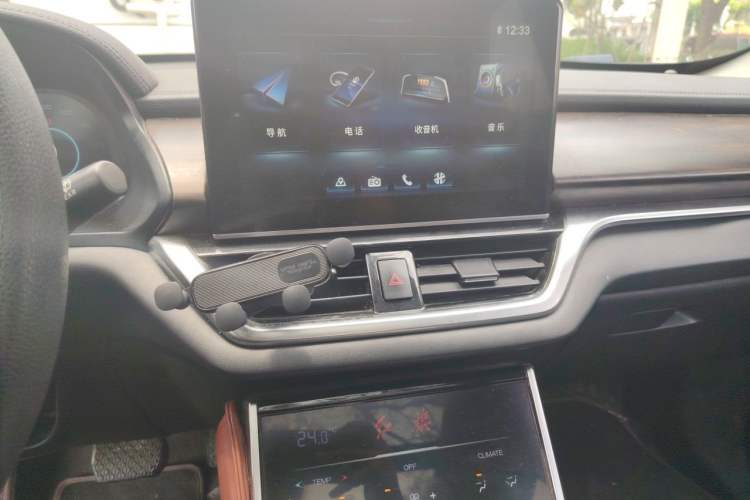Used Hongqi E-HS3 2019 Zhilian Qiyue Two-Wheel Drive Version Audio And AC Panel