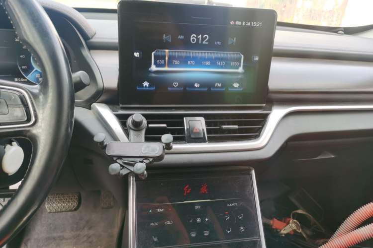 Used Hongqi E-HS3 2019 Zhilian Qiyue Two-Wheel Drive Version Audio And AC Panel