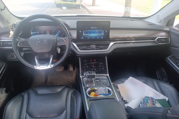 Used Hongqi E-HS3 2019 Zhilian Qiyue Two-Wheel Drive Version Center Console