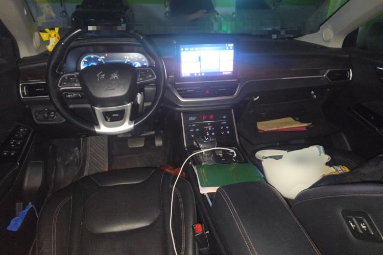 Used Hongqi E-HS3 2019 Zhilian Qiyue Two-Wheel Drive Version Center Console