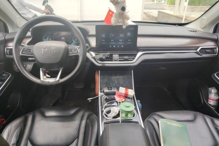 Used Hongqi E-HS3 2019 Zhilian Qiyue Two-Wheel Drive Version Center Console