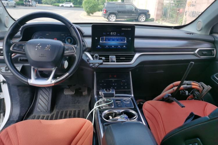 Used Hongqi E-HS3 2019 Zhilian Qiyue Two-Wheel Drive Version Center Console