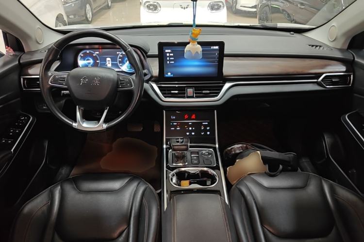 Used Hongqi E-HS3 2019 Zhilian Qiyue Two-Wheel Drive Version Center Console