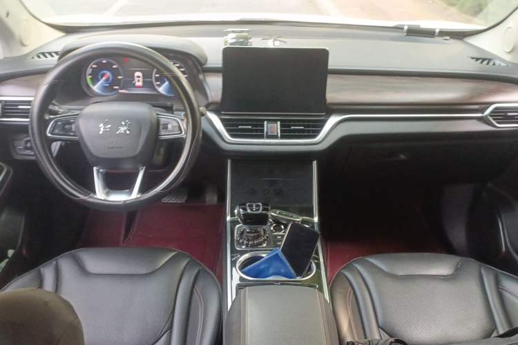 Used Hongqi E-HS3 2019 Zhilian Qiyue Two-Wheel Drive Version Center Console