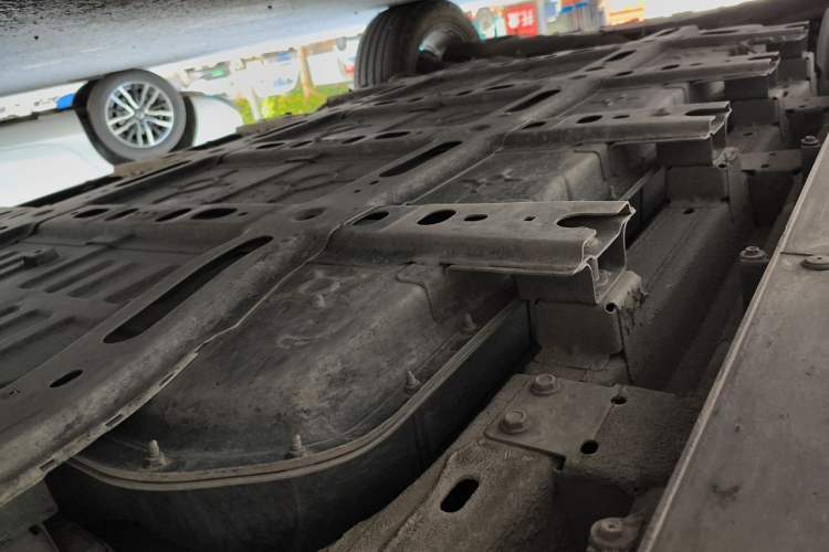 Used Hongqi E-HS3 2019 Zhilian Qiyue Two-Wheel Drive Version Chassis Front Right