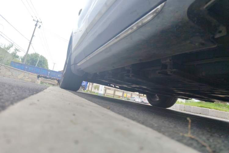 Used Hongqi E-HS3 2019 Zhilian Qiyue Two-Wheel Drive Version Chassis Front Right