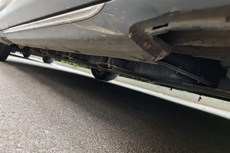 Used Hongqi E-HS3  Chassis Front Right