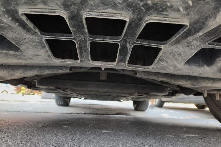 Used Hongqi E-HS3 2019 Zhilian Qiyue Two-Wheel Drive Version Chassis Rear
