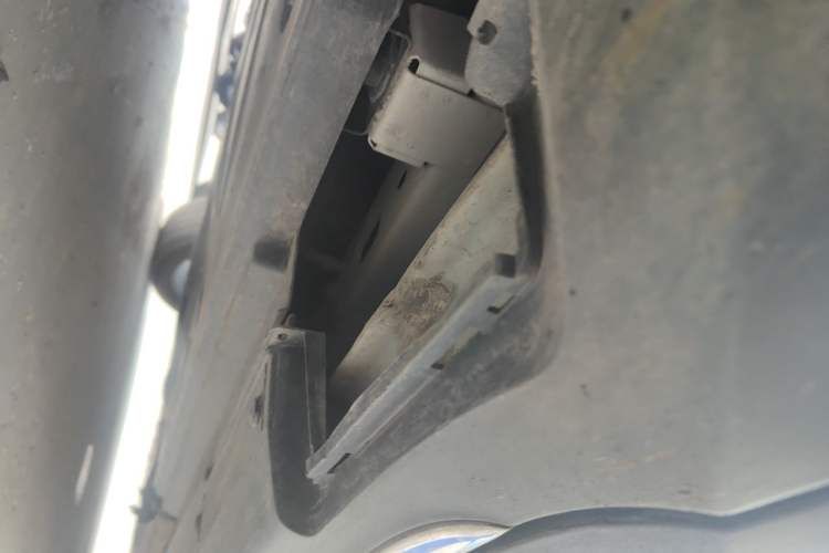 Used Hongqi E-HS3 2019 Zhilian Qiyue Two-Wheel Drive Version Chassis Rear Right