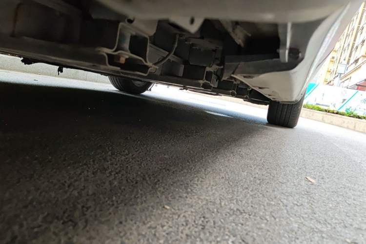 Used Hongqi E-HS3  Chassis Rear Right
