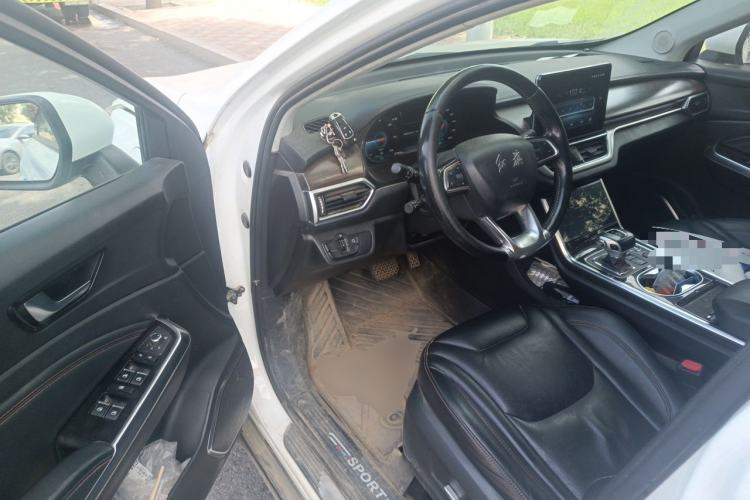 Used Hongqi E-HS3 2019 Zhilian Qiyue Two-Wheel Drive Version Driver Seat