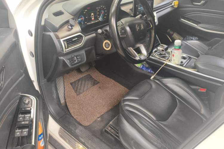 Used Hongqi E-HS3 2019 Zhilian Qiyue Two-Wheel Drive Version Driver Seat