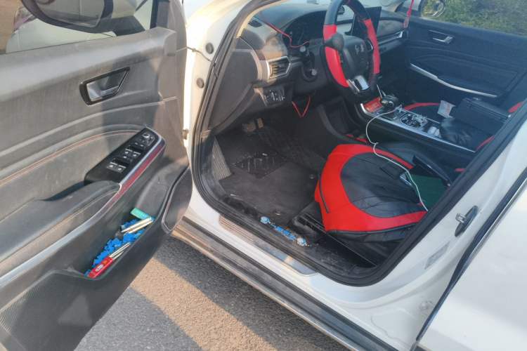 Used Hongqi E-HS3 2019 Zhilian Qiyue Two-Wheel Drive Version Driver Seat