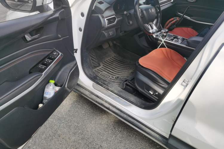 Used Hongqi E-HS3 2019 Zhilian Qiyue Two-Wheel Drive Version Driver Seat