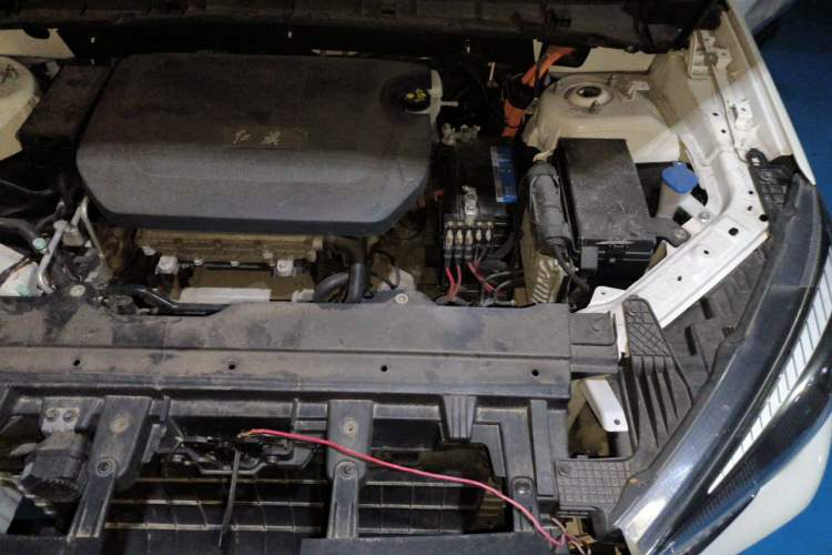 Used Hongqi E-HS3 2019 Zhilian Qiyue Two-Wheel Drive Version Engine Bay Left