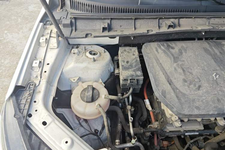 Used Hongqi E-HS3 2019 Zhilian Qiyue Two-Wheel Drive Version Engine Bay Right