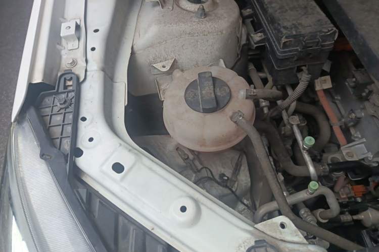 Used Hongqi E-HS3 2019 Zhilian Qiyue Two-Wheel Drive Version Engine Bay Right