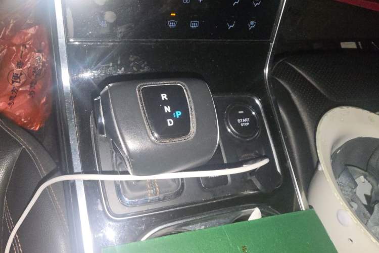 Used Hongqi E-HS3 2019 Zhilian Qiyue Two-Wheel Drive Version Gear Lever