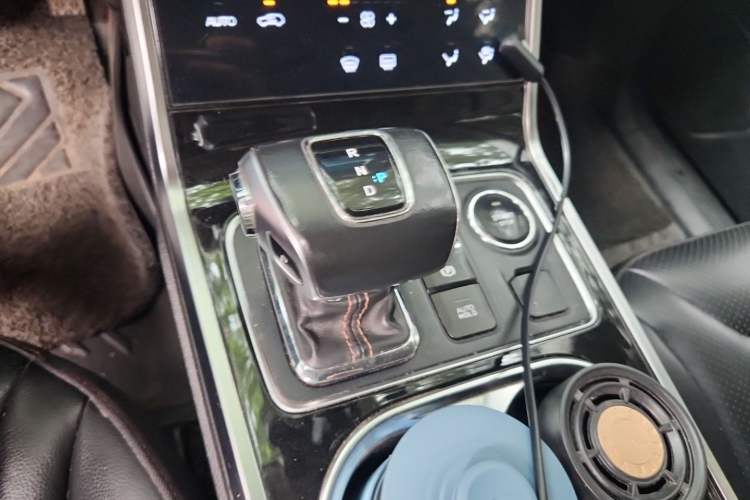 Used Hongqi E-HS3 2019 Zhilian Qiyue Two-Wheel Drive Version Gear Lever