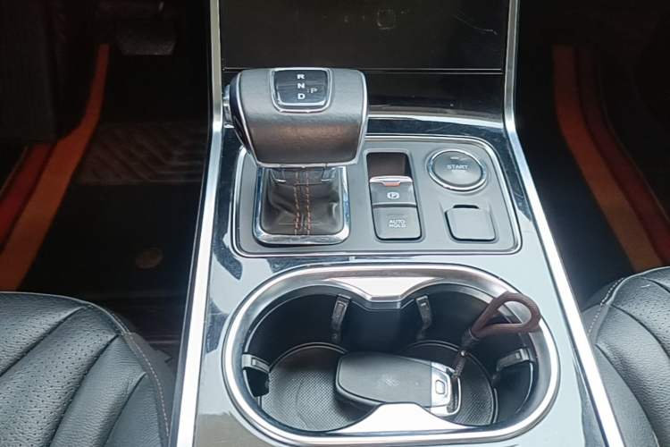 Used Hongqi E-HS3 2019 Zhilian Qiyue Two-Wheel Drive Version Gear Lever