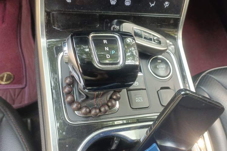Used Hongqi E-HS3 2019 Zhilian Qiyue Two-Wheel Drive Version Gear Lever