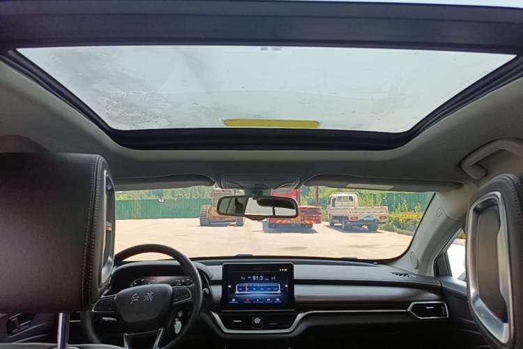 Used Hongqi E-HS3 2019 Zhilian Qiyue Two-Wheel Drive Version Headliner