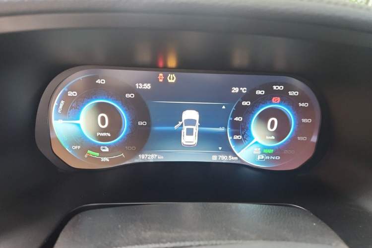 Used Hongqi E-HS3 2019 Zhilian Qiyue Two-Wheel Drive Version Instrument Cluster