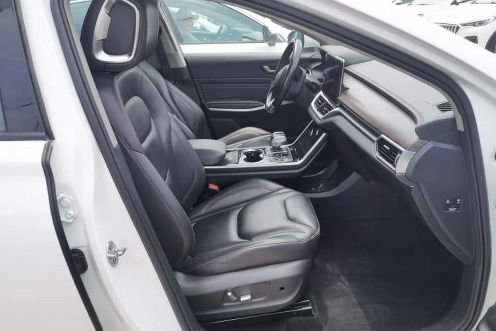 Used Hongqi E-HS3 2019 Zhilian Qiyue Two-Wheel Drive Version Interior 4