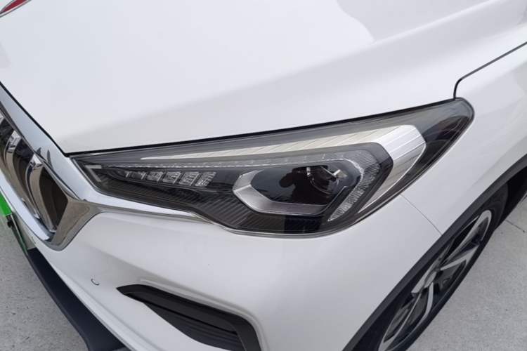 Used Hongqi E-HS3 2019 Zhilian Qiyue Two-Wheel Drive Version Left Front Headlight