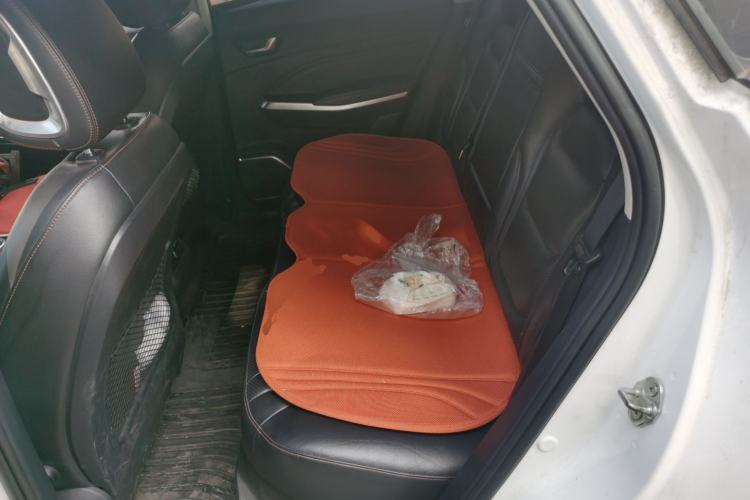 Used Hongqi E-HS3 2019 Zhilian Qiyue Two-Wheel Drive Version Left Rear Seat