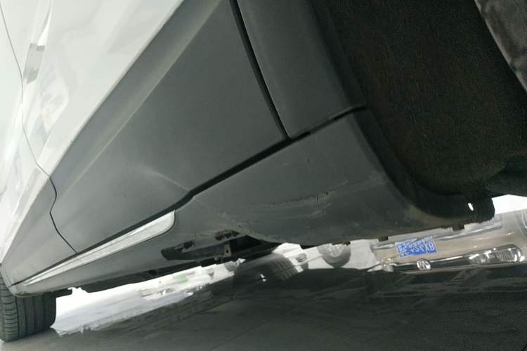 Used Hongqi E-HS3 2019 Zhilian Qiyue Two-Wheel Drive Version Left Side Sill