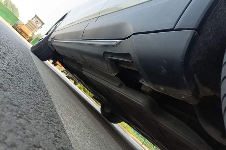 Used Hongqi E-HS3 2019 Zhilian Qiyue Two-Wheel Drive Version Left Side Sill