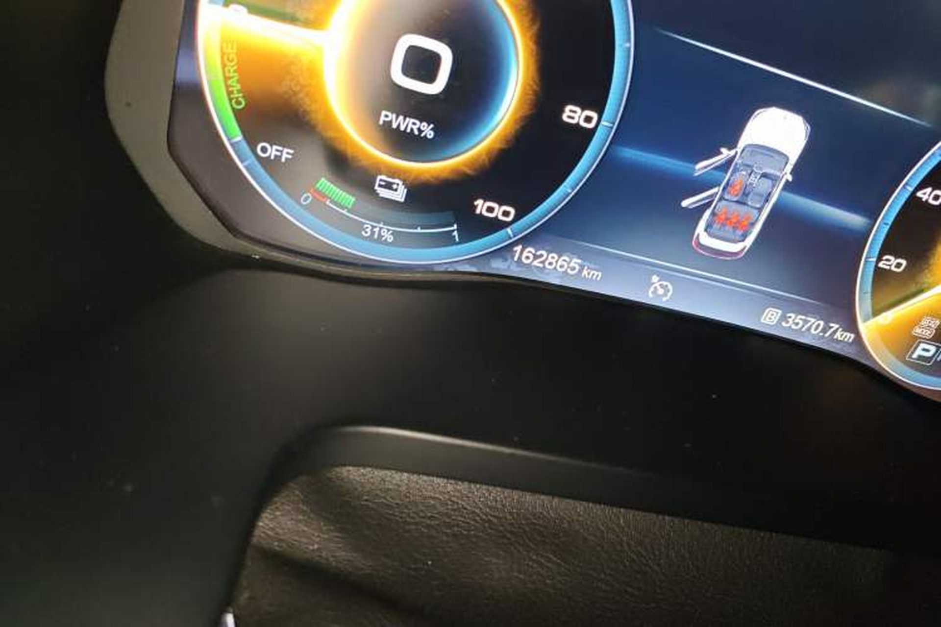 Used Hongqi E-HS3 2019 Zhilian Qiyue Two-Wheel Drive Version Odometer Close Up