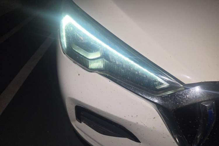 Used Hongqi E-HS3 2019 Zhilian Qiyue Two-Wheel Drive Version Right Front Headlight