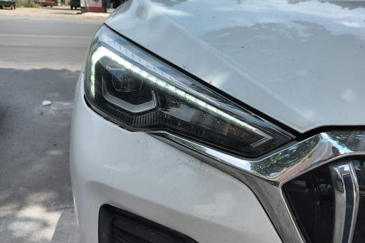 Used Hongqi E-HS3 2019 Zhilian Qiyue Two-Wheel Drive Version Right Front Headlight