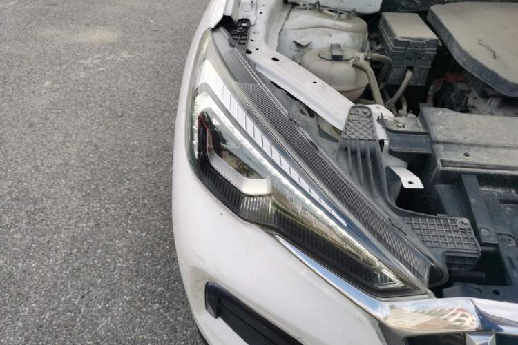Used Hongqi E-HS3 2019 Zhilian Qiyue Two-Wheel Drive Version Right Front Headlight