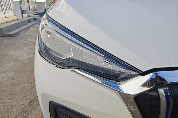 Used Hongqi E-HS3 2019 Zhilian Qiyue Two-Wheel Drive Version Right Front Headlight