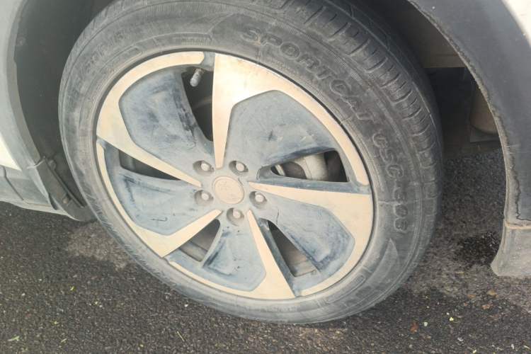 Used Hongqi E-HS3 2019 Zhilian Qiyue Two-Wheel Drive Version Right Front Wheel Hub
