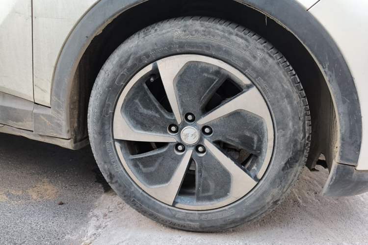 Used Hongqi E-HS3 2019 Zhilian Qiyue Two-Wheel Drive Version Right Front Wheel Hub