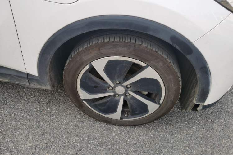 Used Hongqi E-HS3 2019 Zhilian Qiyue Two-Wheel Drive Version Right Front Wheel Hub