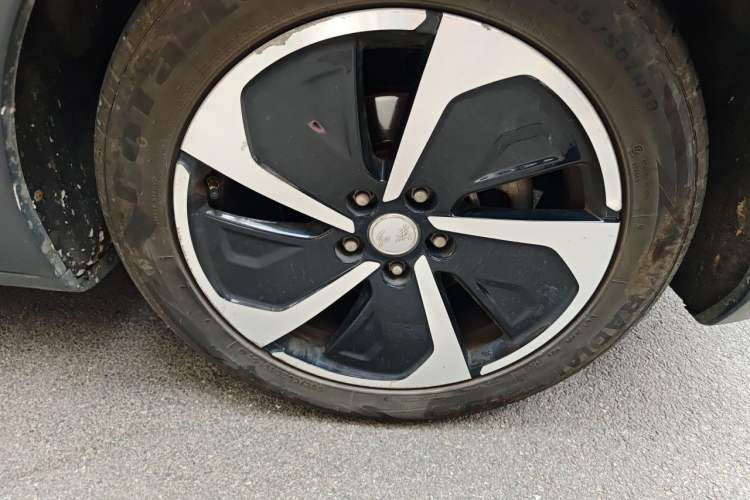 Used Hongqi E-HS3  Right Front Wheel Hub
