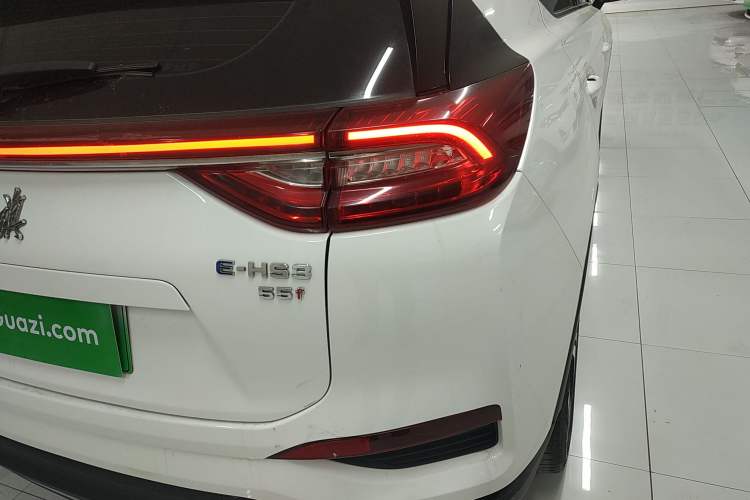 Used Hongqi E-HS3 2019 Zhilian Qiyue Two-Wheel Drive Version Right Rear Taillight