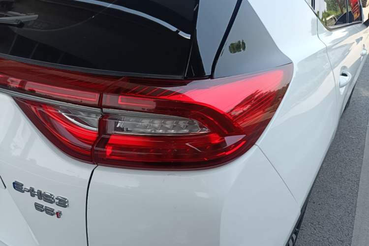 Used Hongqi E-HS3 2019 Zhilian Qiyue Two-Wheel Drive Version Right Rear Taillight