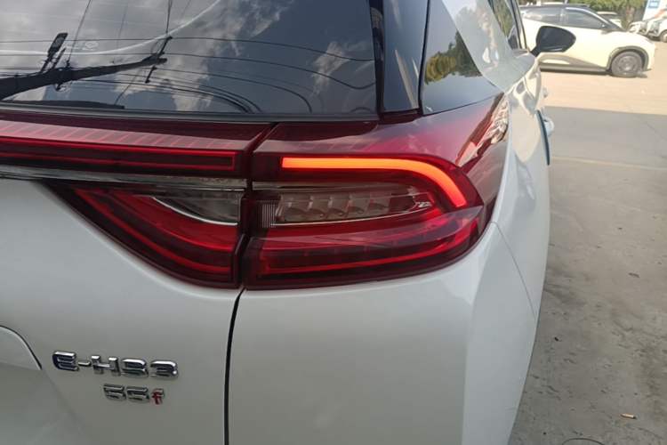 Used Hongqi E-HS3 2019 Zhilian Qiyue Two-Wheel Drive Version Right Rear Taillight