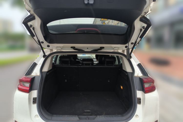 Used Hongqi E-HS3 2019 Zhilian Qiyue Two-Wheel Drive Version Trunk