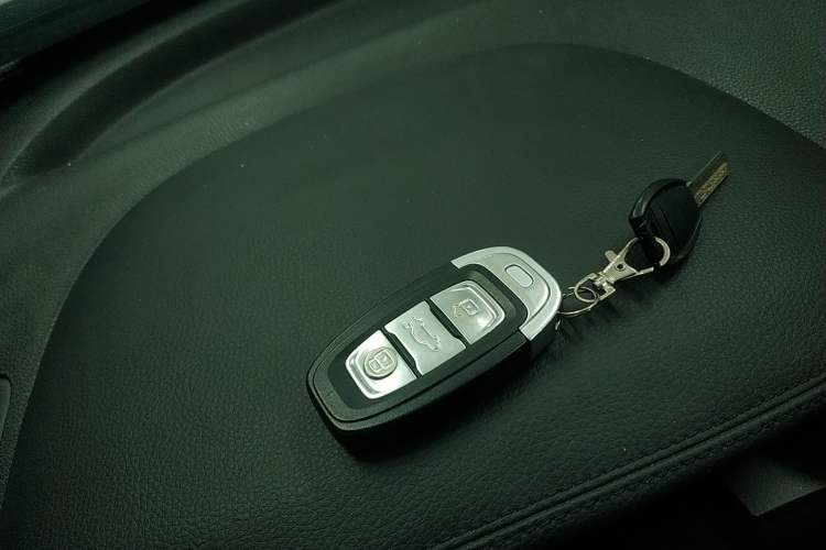 Used Hongqi E-HS3 2019 Zhilian Qiyue Two-Wheel Drive Version Vehicle Key