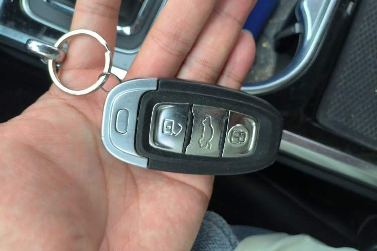 Used Hongqi E-HS3 2019 Zhilian Qiyue Two-Wheel Drive Version Vehicle Key