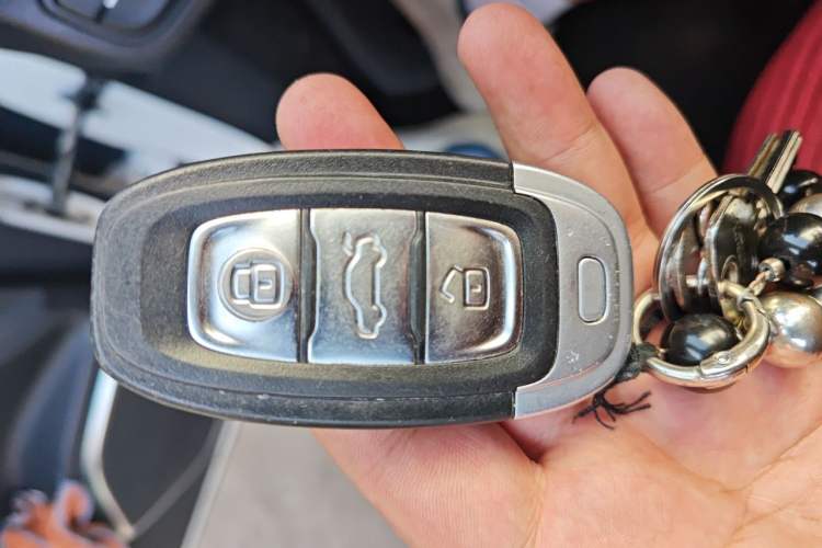 Used Hongqi E-HS3 2019 Zhilian Qiyue Two-Wheel Drive Version Vehicle Key