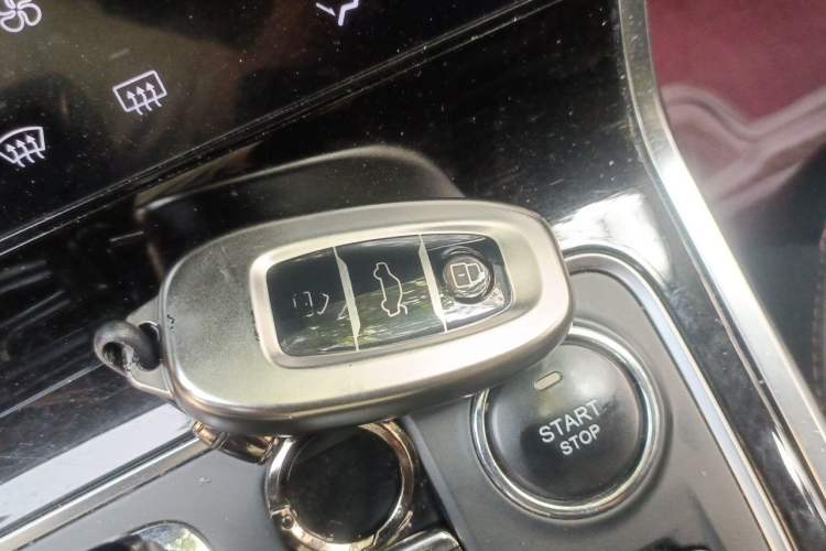 Used Hongqi E-HS3 2019 Zhilian Qiyue Two-Wheel Drive Version Vehicle Key